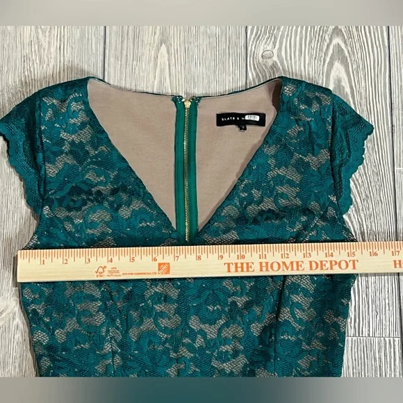 Slate & Willow Lace Sheath Dress Size Medium Emerald Green - Picture 2 of 7